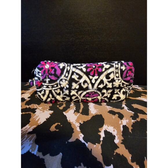 Vera Bradley Scroll Medallion medium quilted fabric zip cosmetic bag - Picture 2 of 8